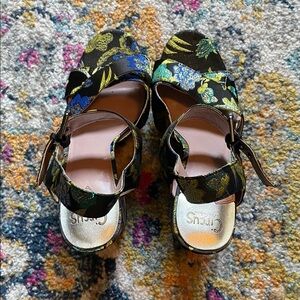 Chic Women's Black and Blue Floral Sandals